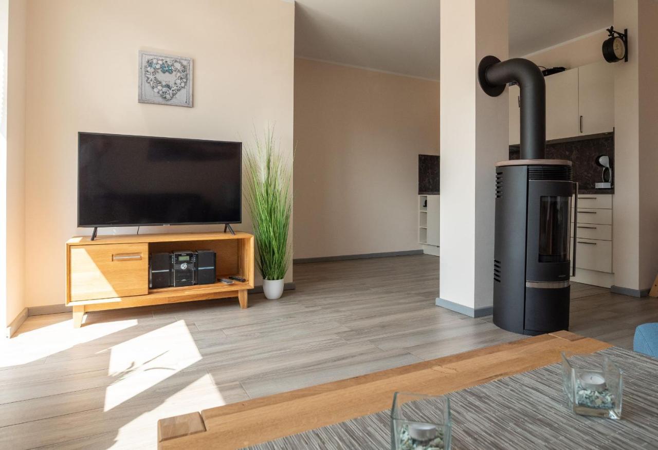 Apartamento Rotes Haus Krabbe - Whg 2 Zingst Exterior foto